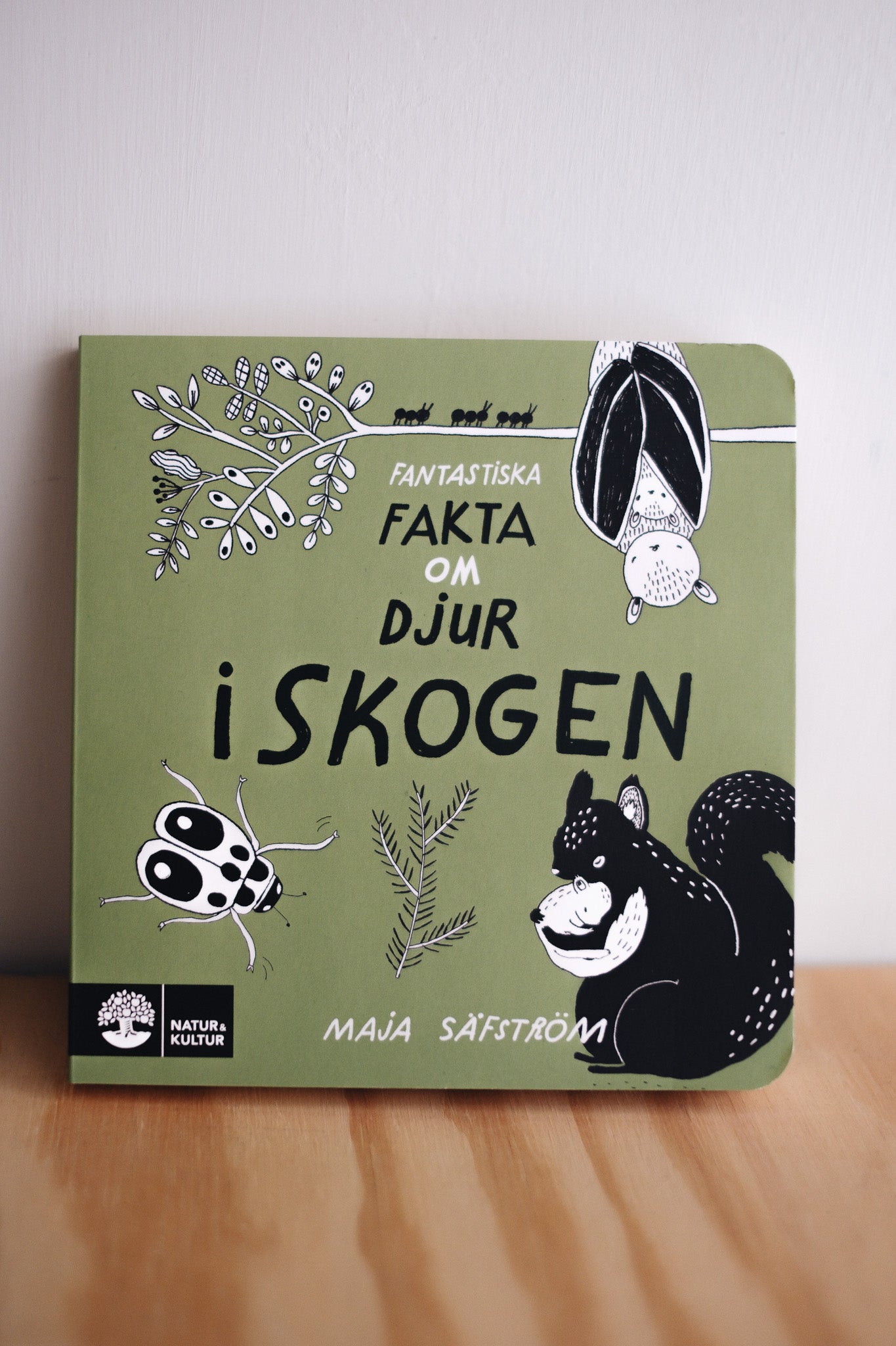 PEKBOK djur i skogen