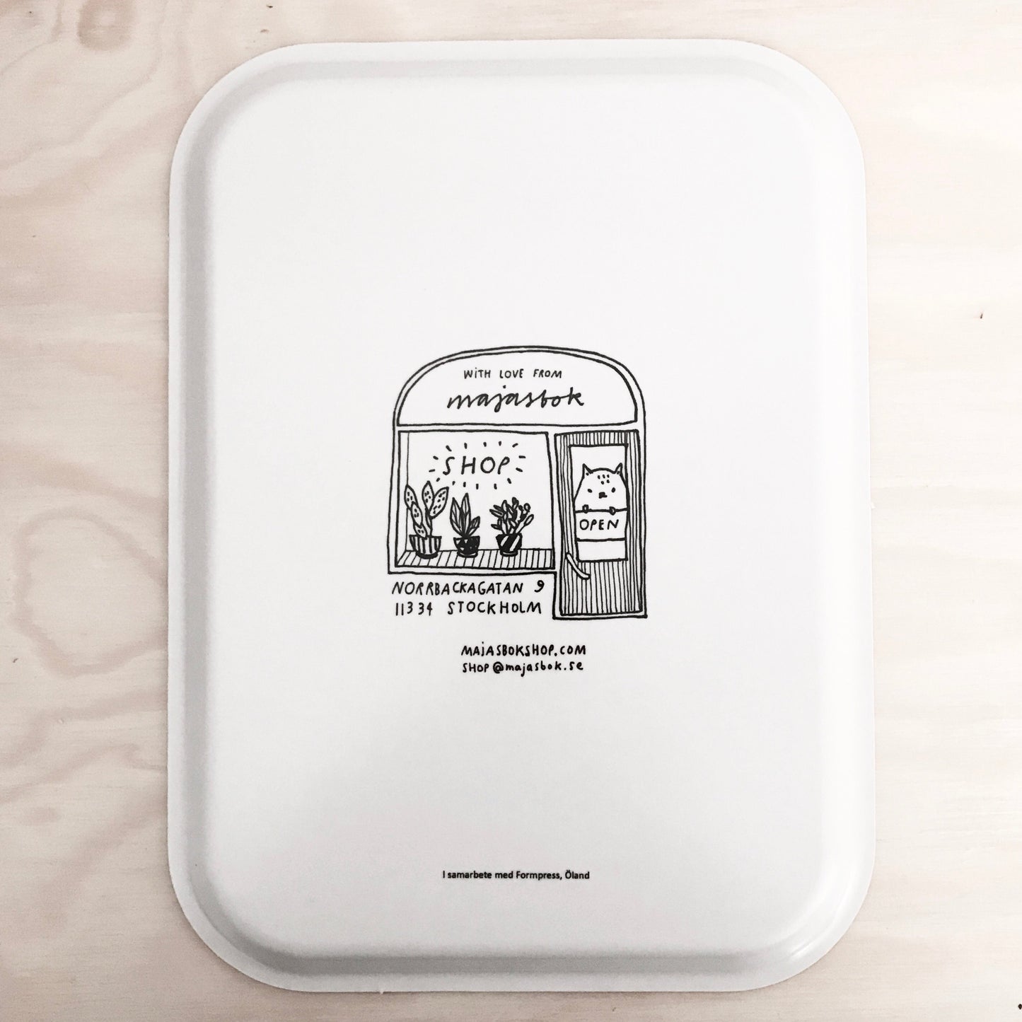TRAY !! dangerous when hungry